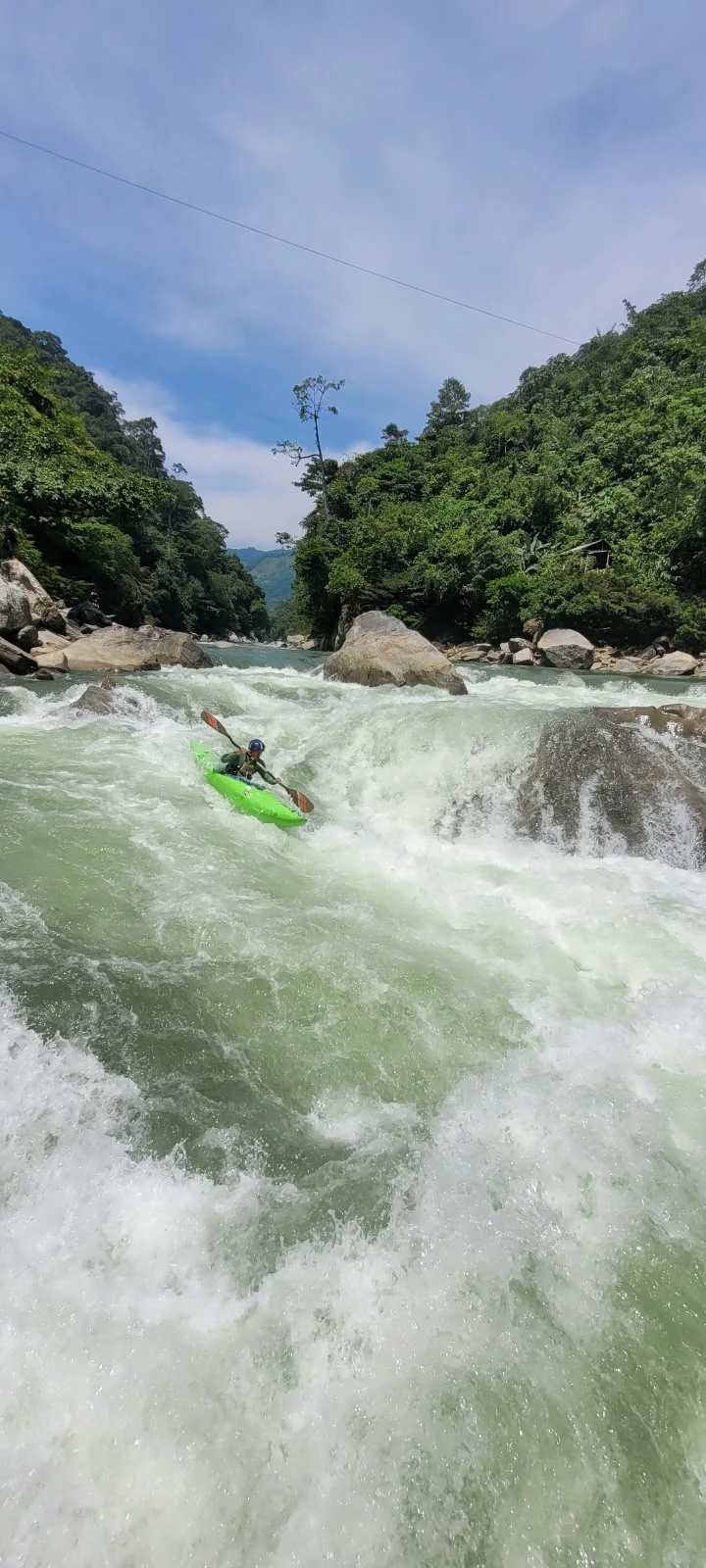 kayaking in colombia